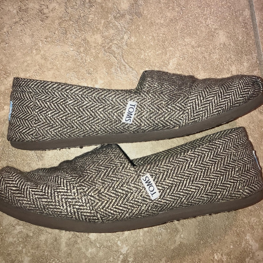 TOMS Women’s slip-on shoes